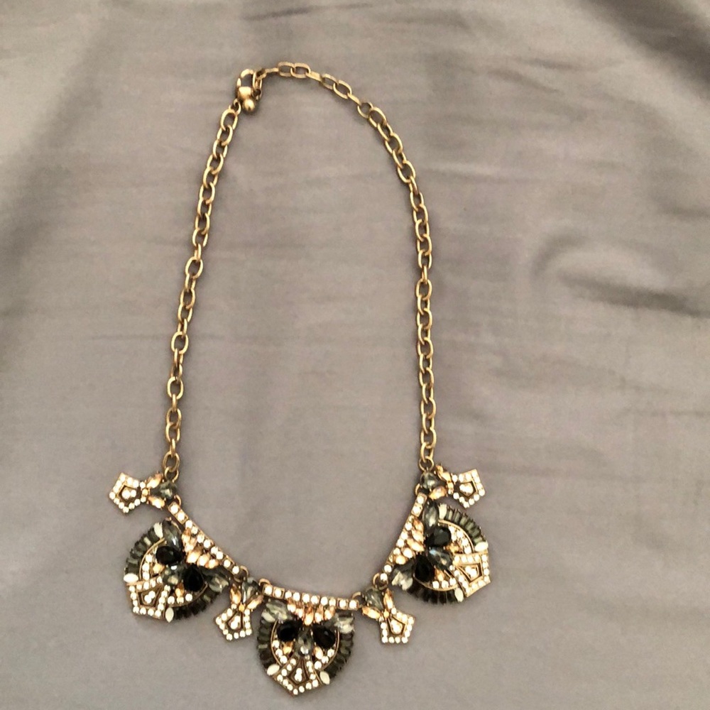 Jewelled necklace EUC